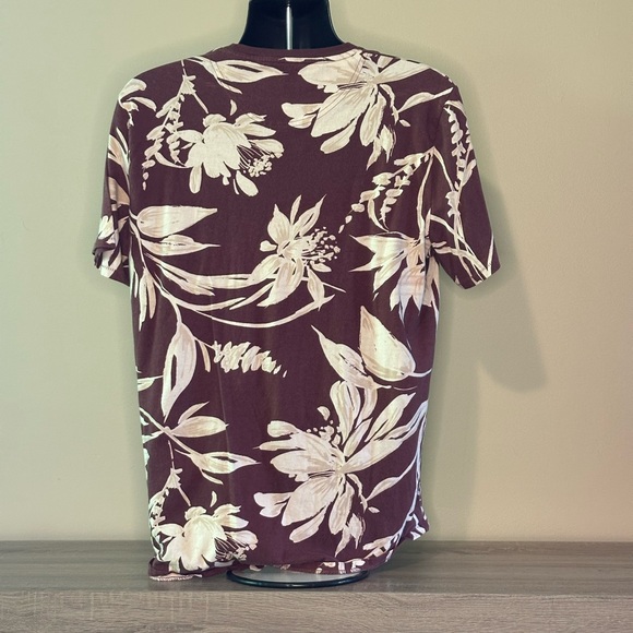 Abercrombie Vacation Shirt - Picture 2 of 3